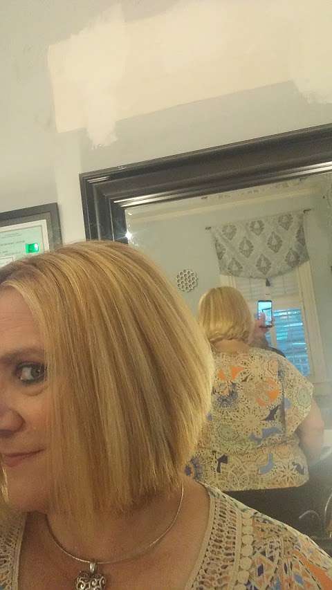 Cheveux Salon & Spa Cheveux Salon & Spa